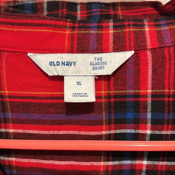 Old Navy XL Flannel Red Plaid The Classic Shirt like new worn once - Picture 2 of 3